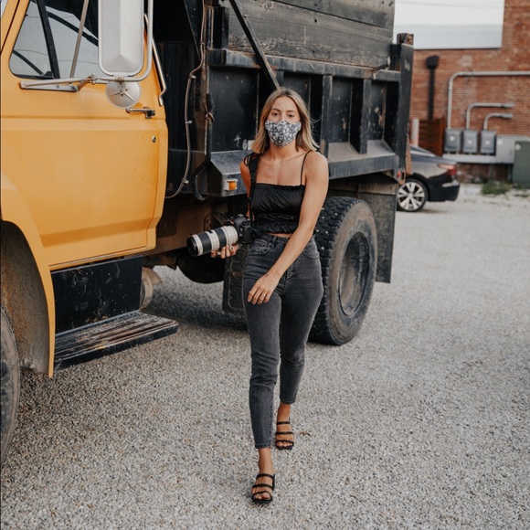 MEET YOUR POSHER - Picture 5 of 16